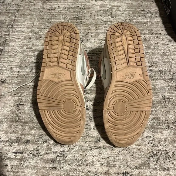 Nike Air Jordan 1 Mid Milan - Picture 4 of 8